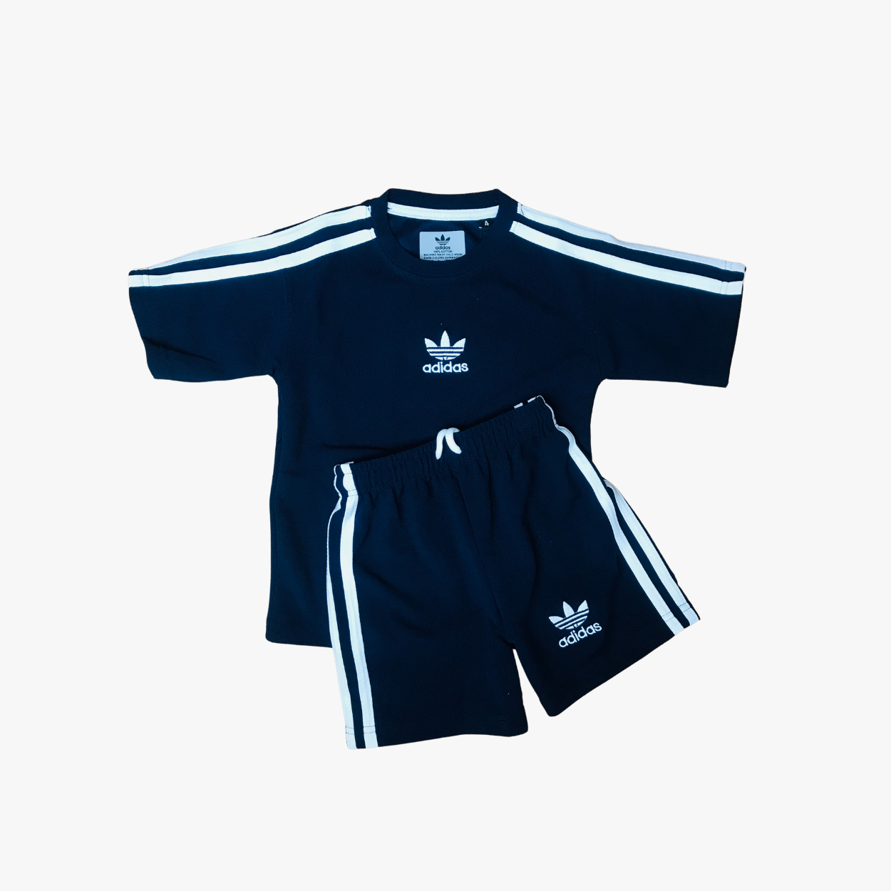 Adidas Three Stripes nikker set