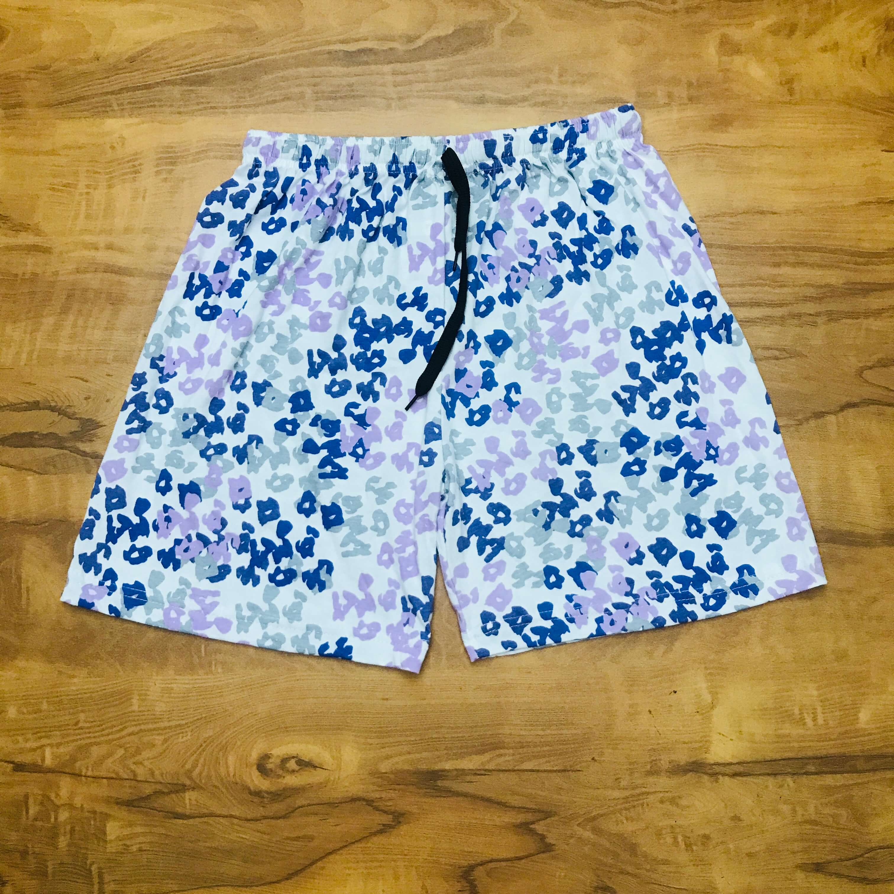 Ladies Shorts (L)