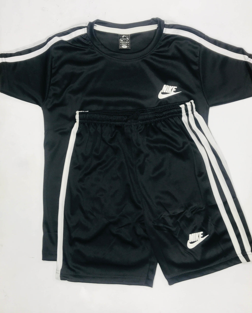 Tiny Three Stripes Nikker set